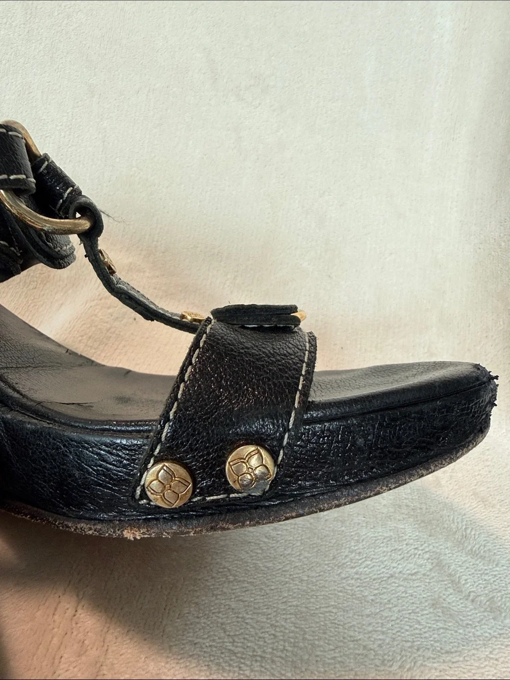 BCBG MAXAZARIA Y2K Black Leather Wedge Sandals, Size 9